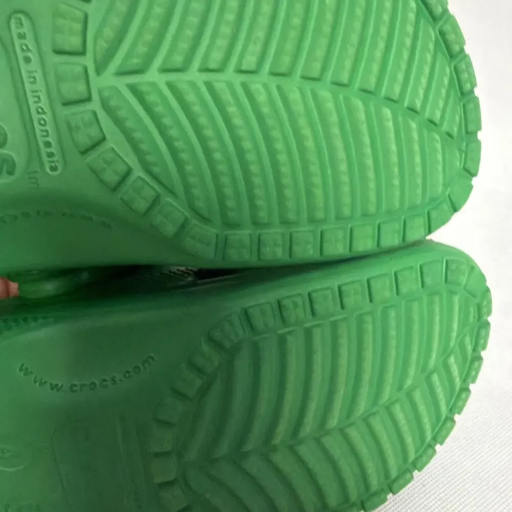 Crocs Classic Clog Green Kids US 4 Slip-On Comfort Clogs With Charms